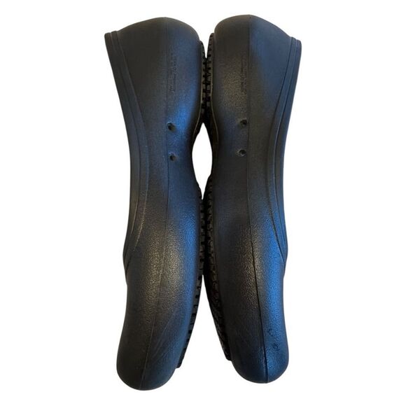 CROCS ICONIC COMFORT BLACK BALLERINA FLATS SIZE 9 - Picture 3 of 5